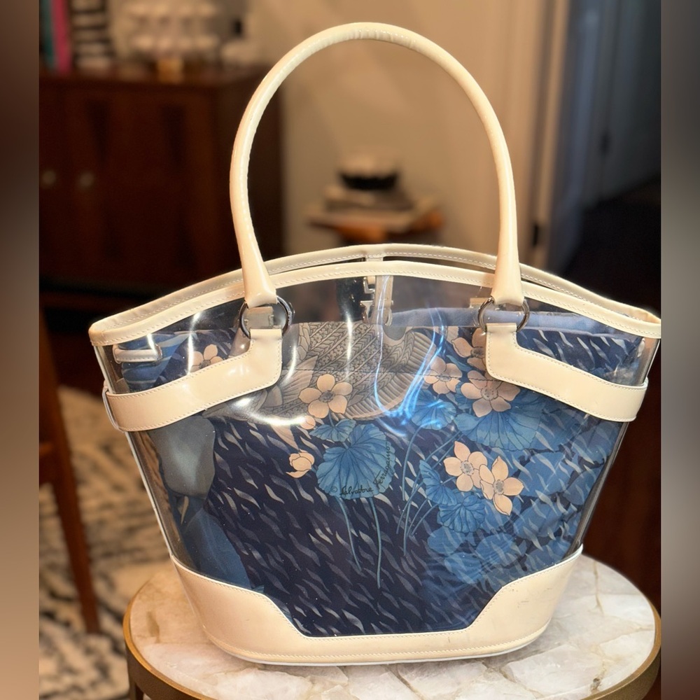 ✨ Salvatore Ferragamo Y2K Scarf Print PVC Tote | Koi + Lotus Snap-In Pouch |Rare - Picture 7 of 16